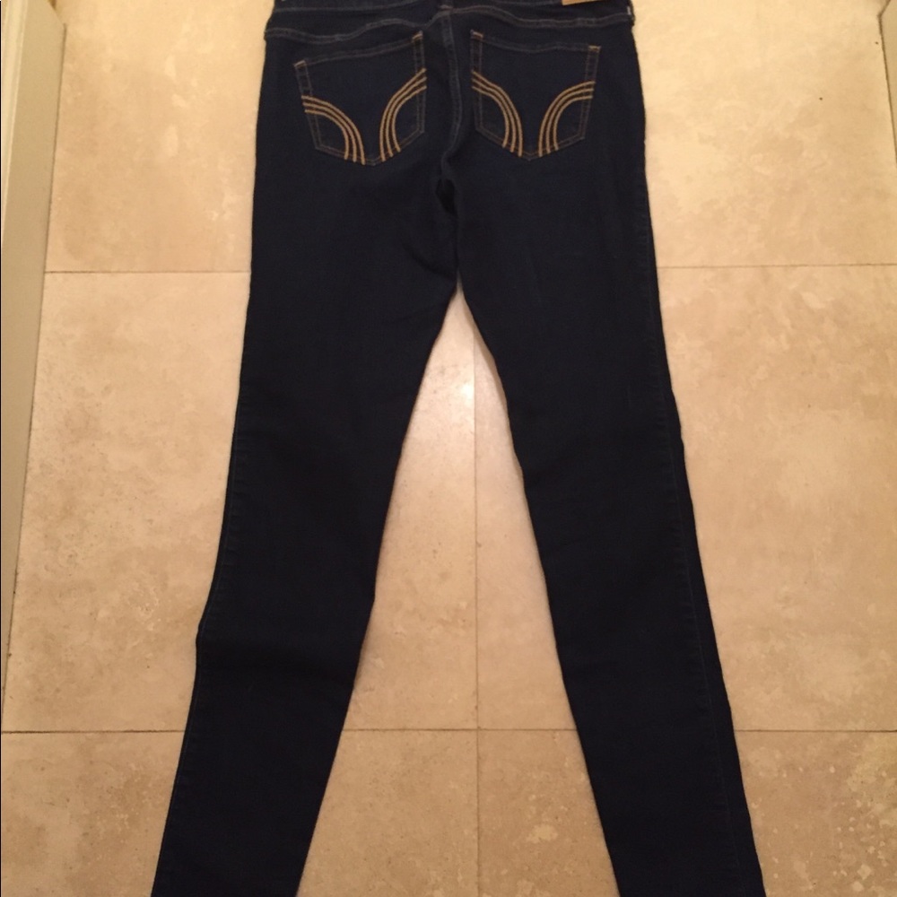 Hollister dark blue skinny jeans. Size 7L